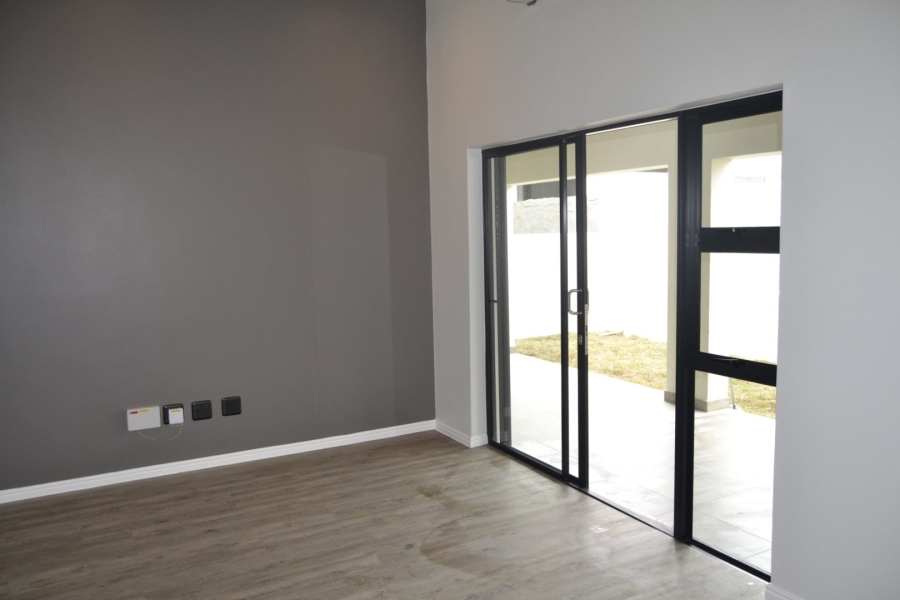 3 Bedroom Property for Sale in Somerset Lakes Western Cape